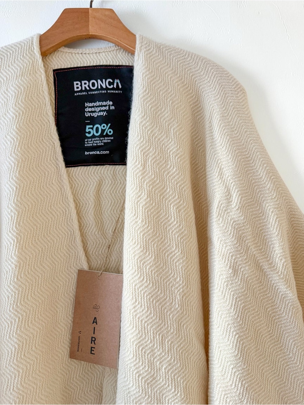NWT✨ BRONCA Aire Poncho Cream Ivory Handmade Uruguay One Size Sustainable - Picture 5 of 10